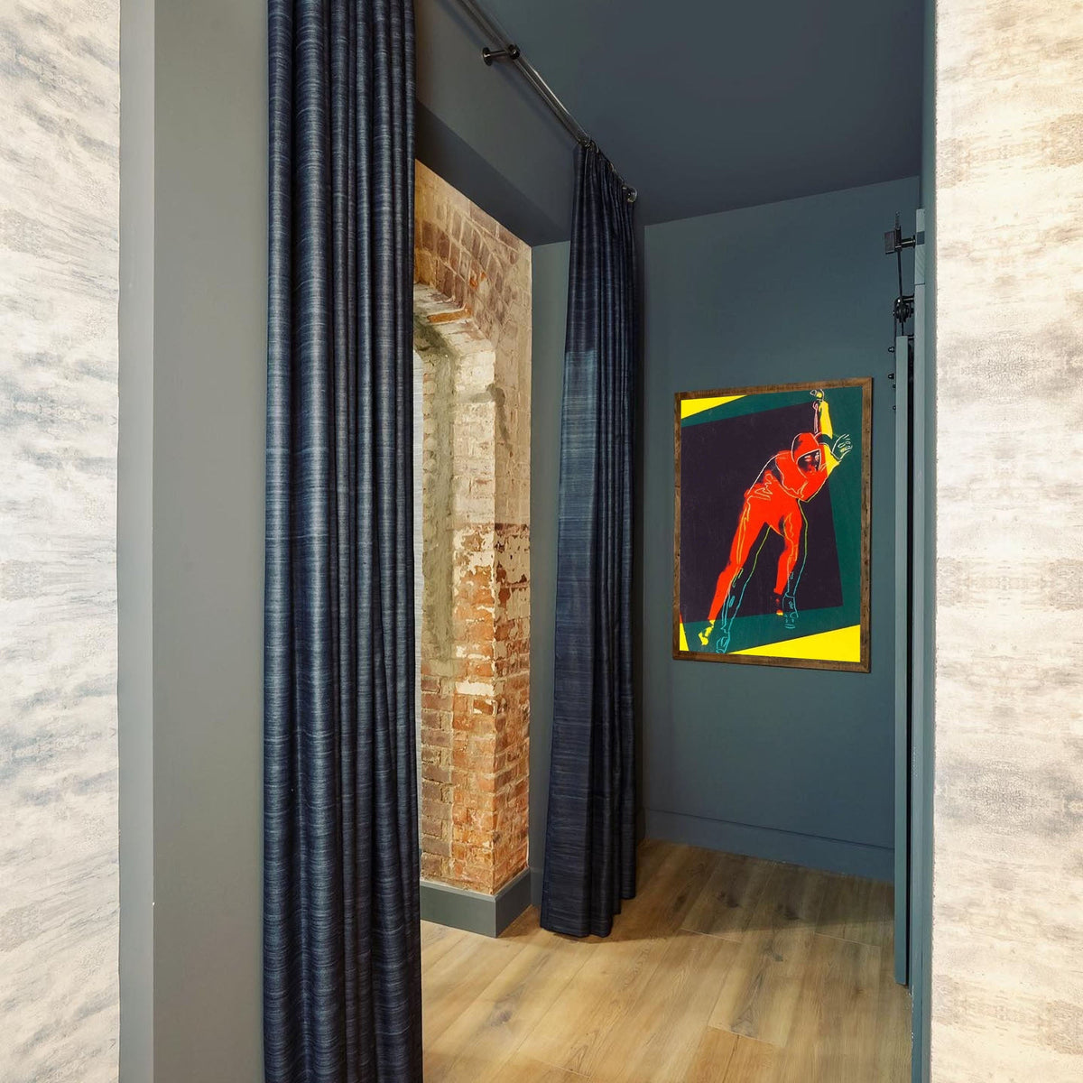 Wall Art Pop Art Climbing Figure Bold